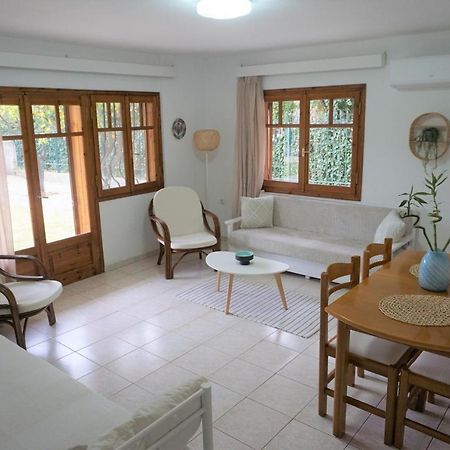 Small Theater Apartment Epidaurus Extérieur photo