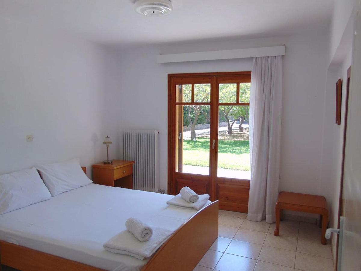 Small Theater Apartment Epidaurus Extérieur photo