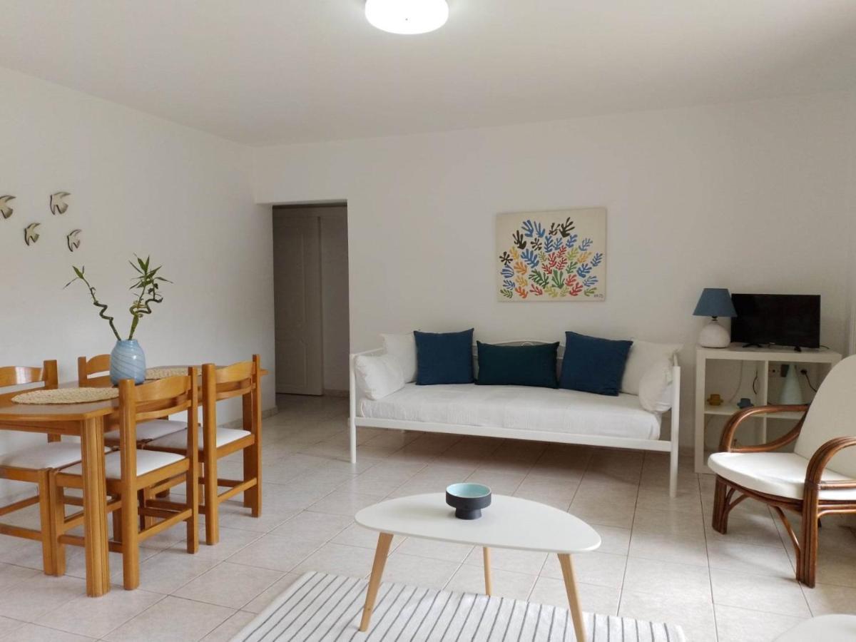 Small Theater Apartment Epidaurus Extérieur photo